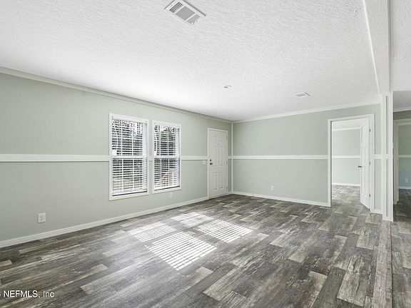 3rd image of 10225 KIRCHHERR Avenue