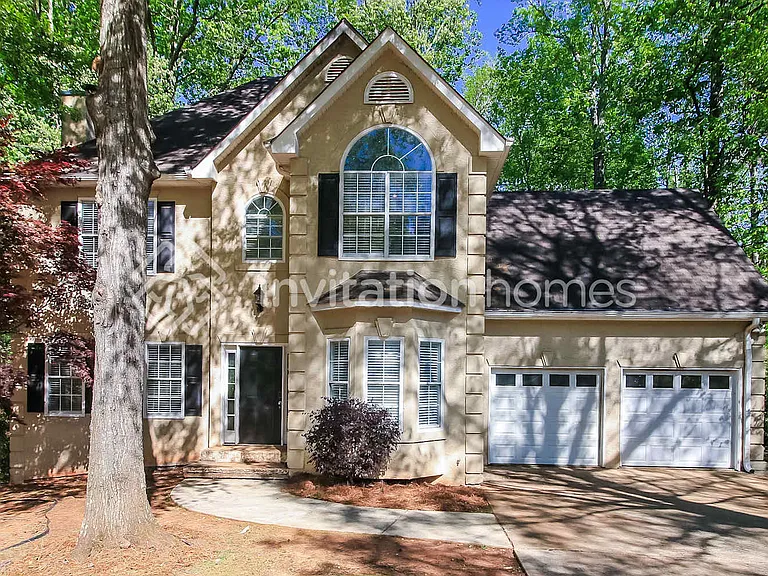 225 Hunters Chase — Photo 1
