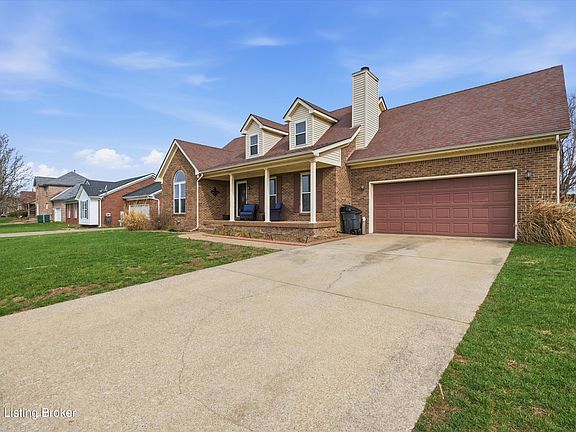 3rd image of 484 Circle Valley Dr