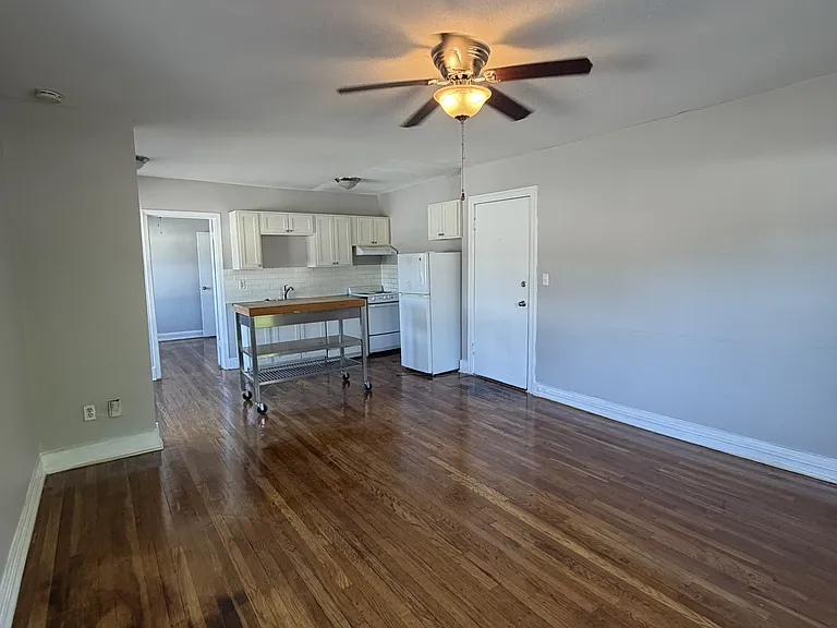 3713 Summit St #201 — Photo 4