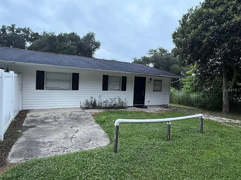 3 bed, 1.0 bath, 1044 sqft, $1,400 — Photo 2