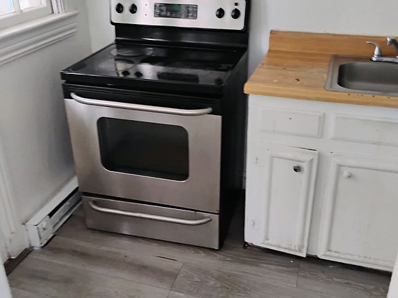 2nd image of 517 1/2 N Cameron St #517
