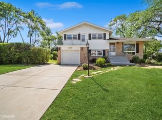 2505 Allison Ct, Glenview, IL 60025