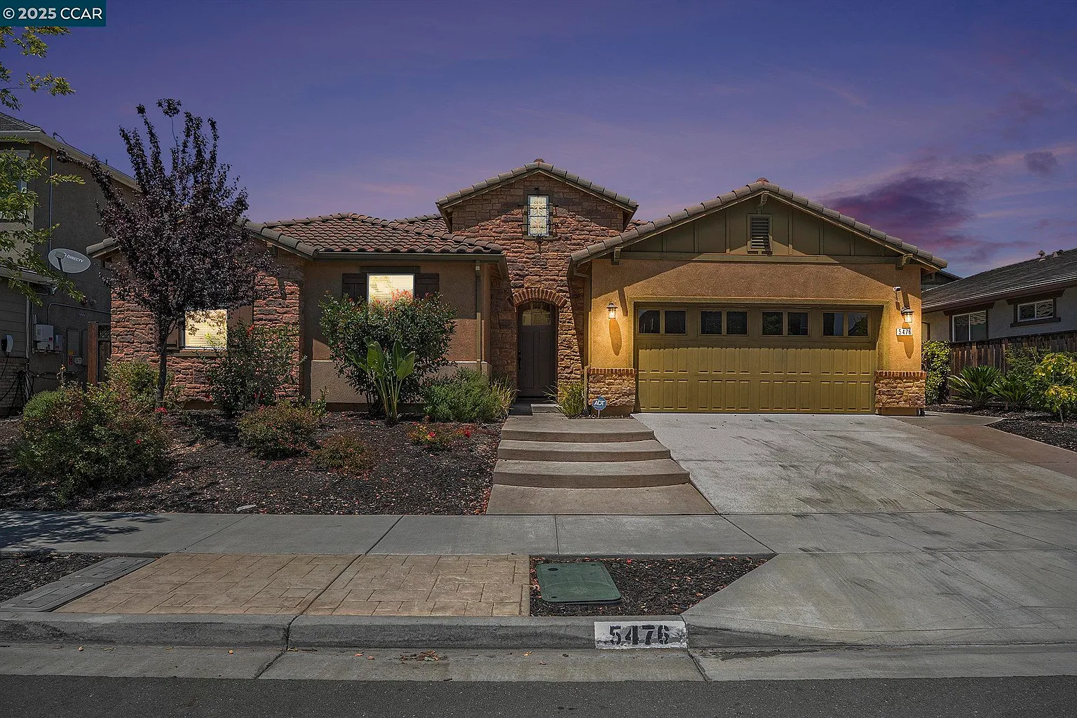 5476 Pinnacle View Way photo 1