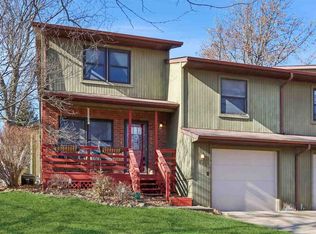 1808 Lynncrest Dr, Coralville, IA 52241