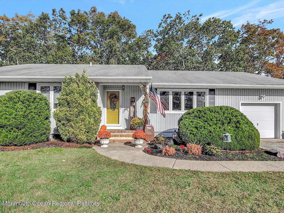 1st image of 422 Lake Barnegat Dr