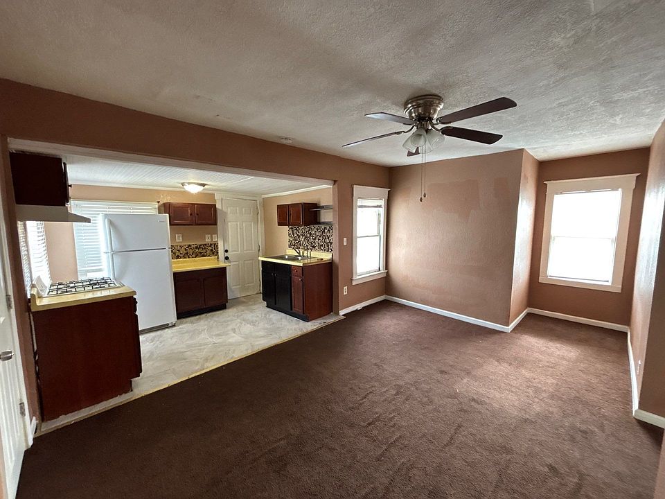 Kitchen /Living Room
