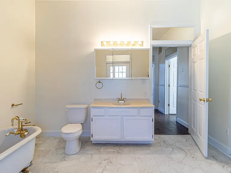 721 Martin Luther King Jr Dr — Photo 32