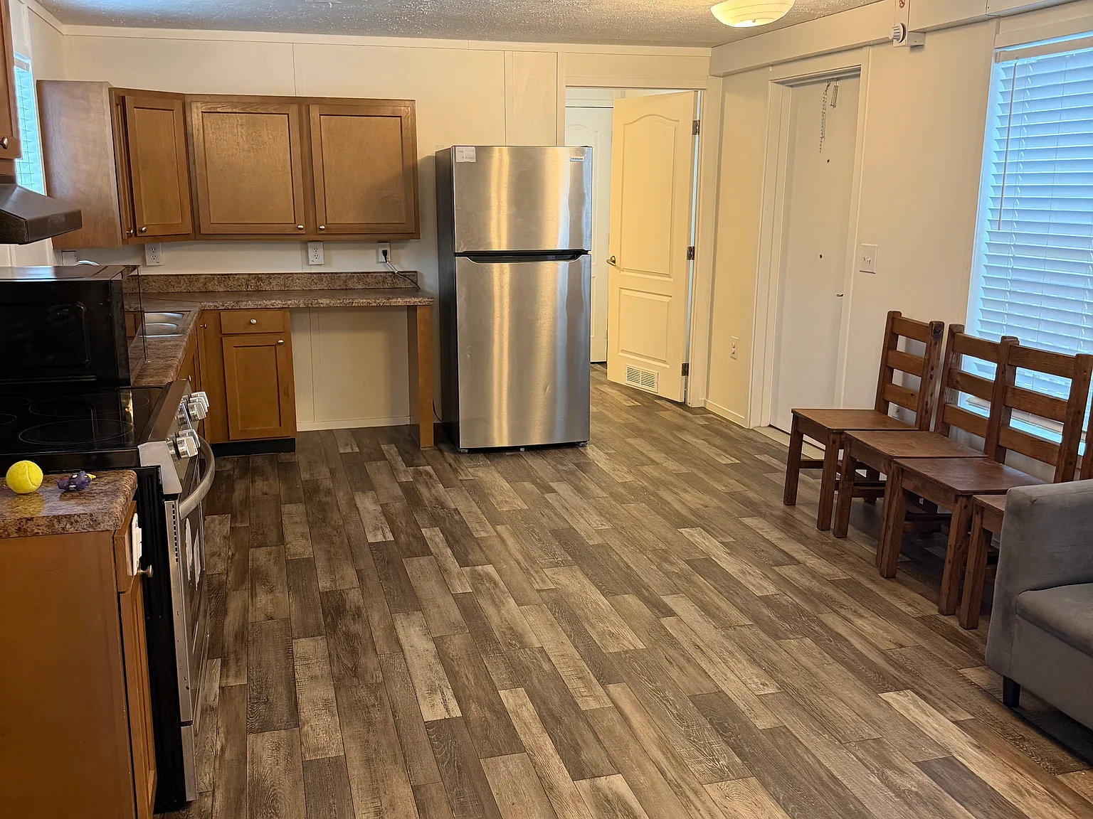 2 bed, 850 sqft, $1,200 — Photo 1