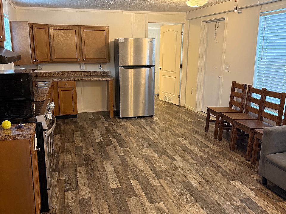 1st image of 843 Baker Ave Unit 3