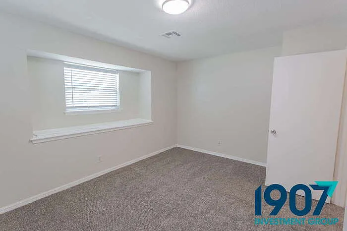 709 NW 16th St — Photo 28