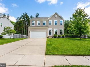 17 Erik Ct, Sicklerville, NJ 08081