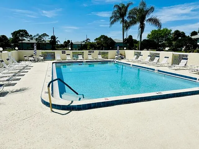 1520 SE Royal Green Cir #206 — Photo 34