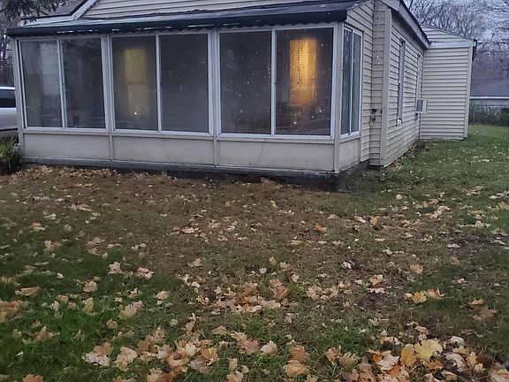3rd image of 735 Hollister St