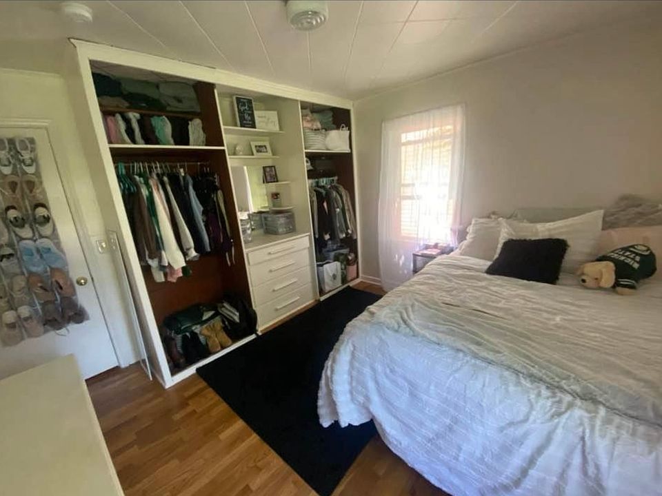 comes unfurnished but has built in closet
