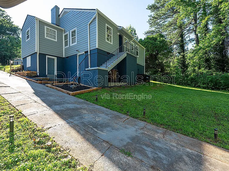 2874 Blount St — Photo 8