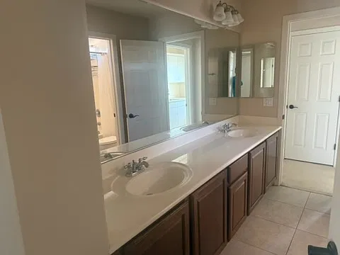 3 bed, 2575 sqft, $1,900 — Photo 4