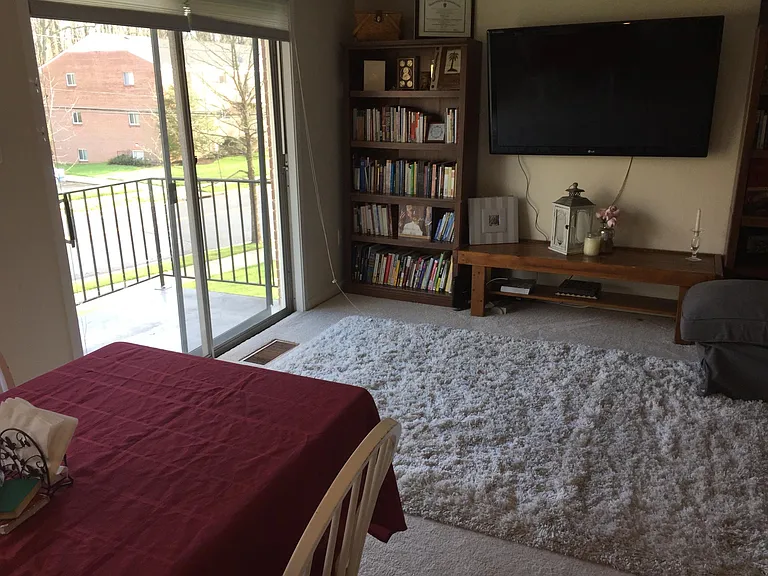 10620 Weymouth St #101 — Photo 12