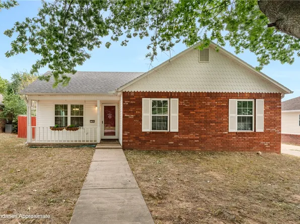 1284 N Tradition Ave, Fayetteville, AR 72704