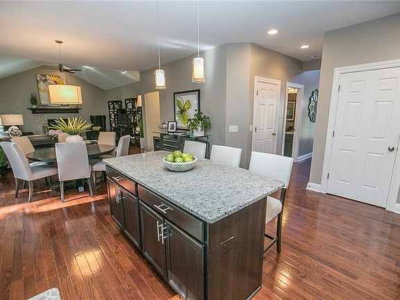 5th image of 7909 Cascade Creek Ln