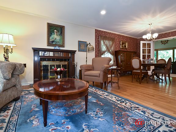 Living Room / Dining Room