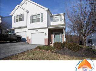 1533 Crest Park Ct, Bethlehem, PA 18015