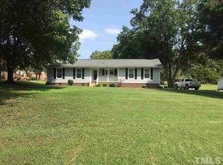 1189 Valley Dr, Graham, NC 27253