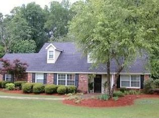 702 Sherwood Rd, Starkville, MS 39759