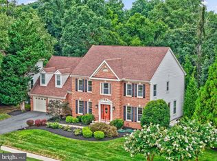 678 Old Hunt Way, Herndon, VA 20170