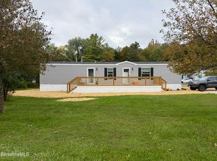 28 Woodland Rd #7, Lee, MA 01238