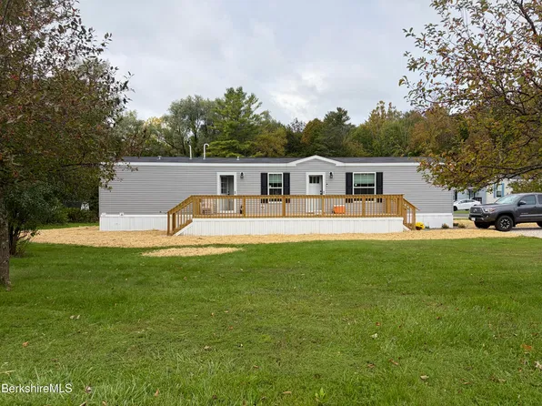 28 Woodland Rd #7, Lee, MA 01238