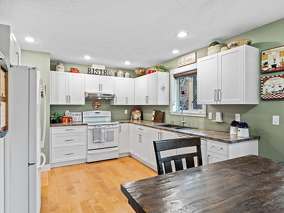 3rd image of 1620 Piercy Ave #8