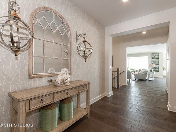 2nd image of 3621 Esmeralda Pl
