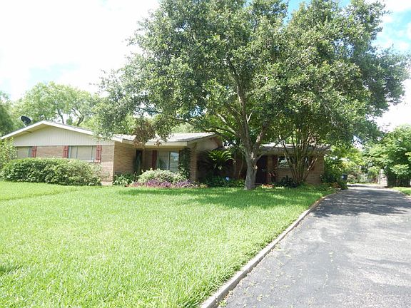 5th image of 9741 Wilkins Dr