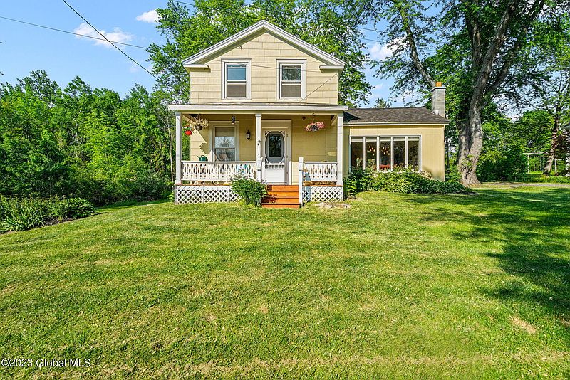 2nd image of 207 Maple Avenue