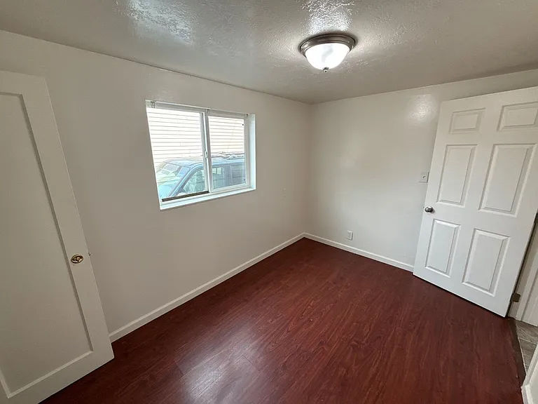 926 SE Uglow Ave #2 — Photo 8