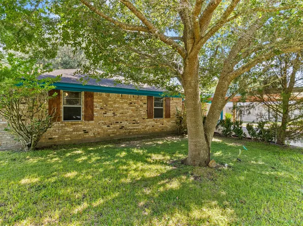 103 Ringgold St, West Columbia, TX 77486