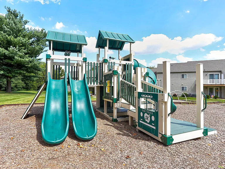 Pioneer Woods — Photo 16
