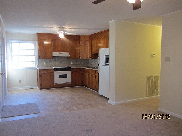 2nd image of 2115 Dover Ln