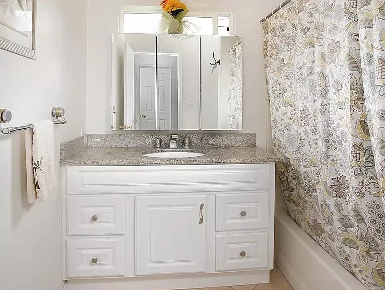 1040 Zook Dr — Photo 4