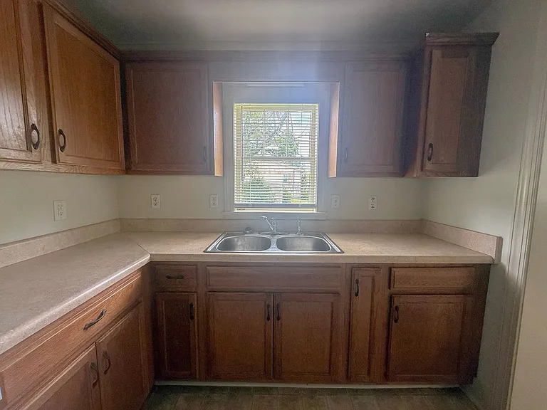 435 Lusk Ave — Photo 10