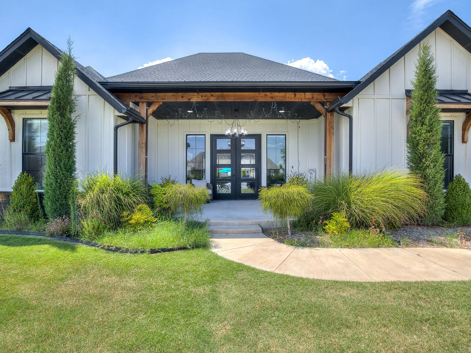 4 bed, 3.5 bath, 4000 sqft, $6,000 — Photo 3