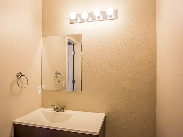 9822 Kenton Cir — Photo 2