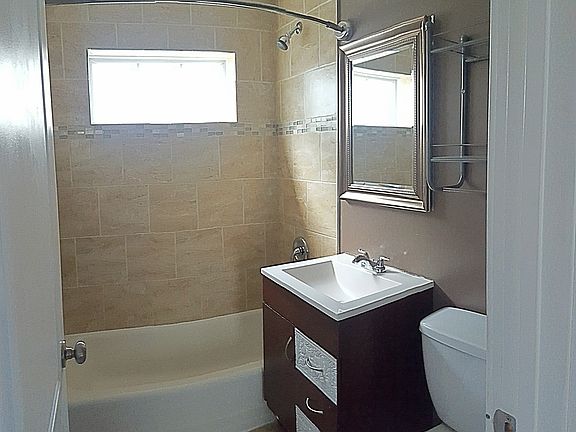 5th image of 6673 W Montrose Ave