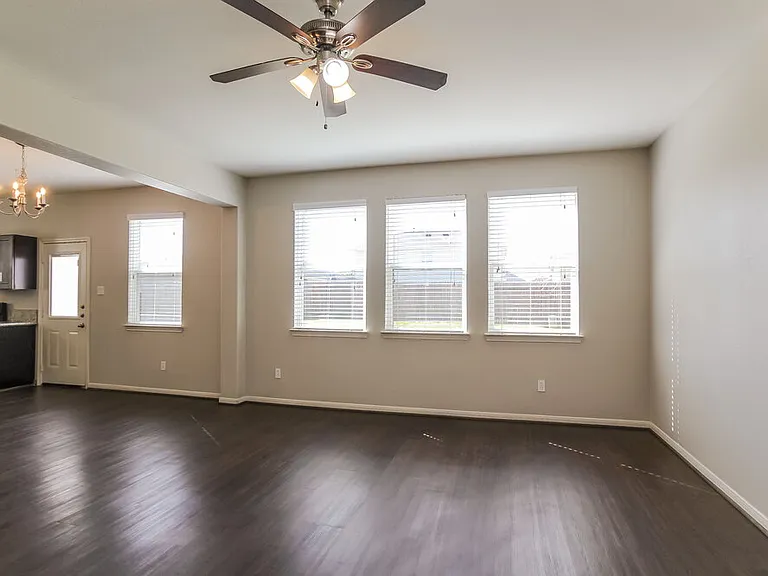 21835 Octavia Way — Photo 4