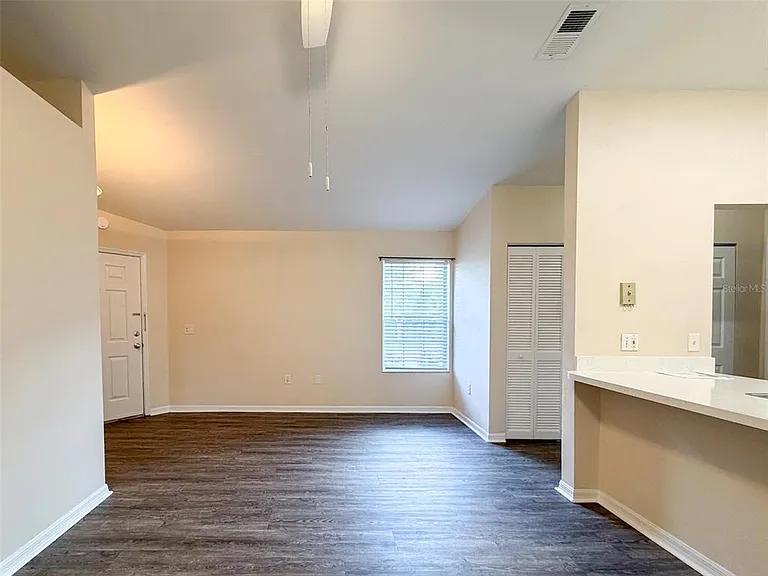 4003 SW 27th St #13 — Photo 7
