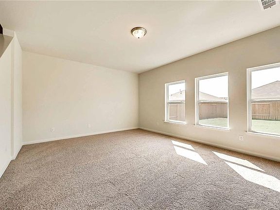 3rd image of 6213 Obsidian Creek Dr