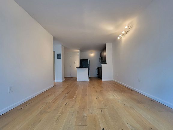 5th image of 829 Greenwood Ave #9O