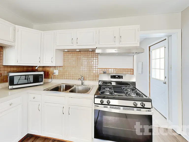 1811 Innercircle Dr — Photo 5