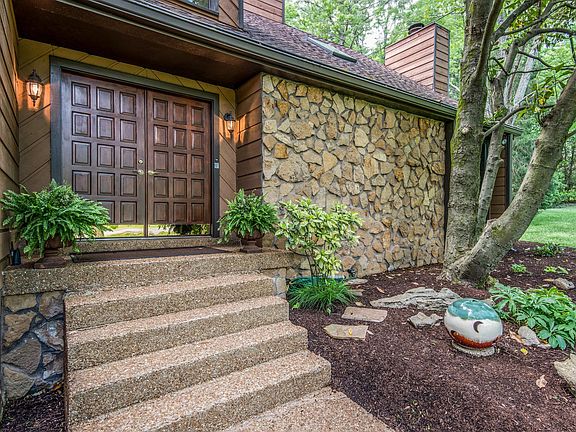 3rd image of 7751 Indian Springs Dr